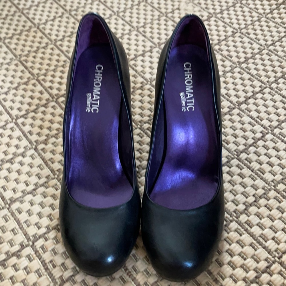 Black Pumps